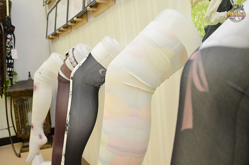 Sugar and Spice and Legs that Look Nice! - Knee High Socks Specialty Store 「Zettai Ryoiki」