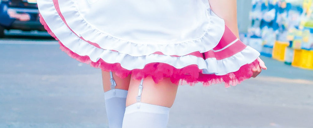Maid Cafés? How Long is a Maid´s Skirt??