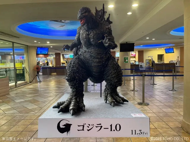 Godzilla Invades Hakone Hotspring!
