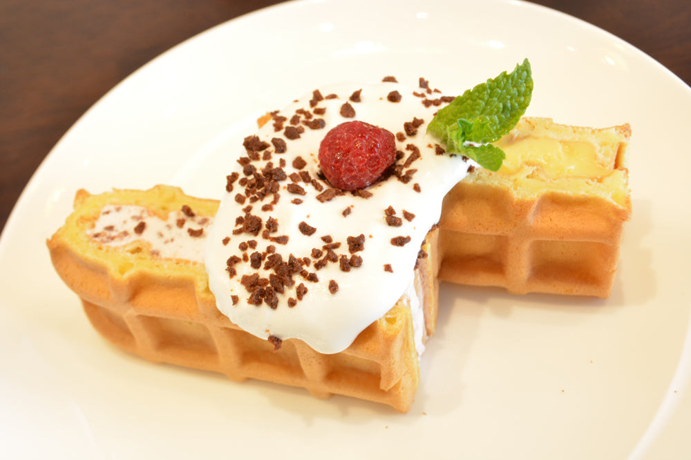 R.L Waffle Cafe Opens Near Akihabara Station!